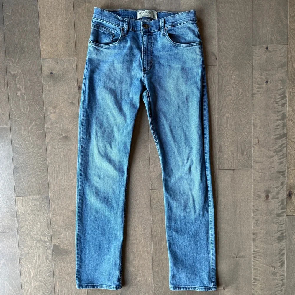 Wrangler Slim Straight Flex 30x32 5 Pocket Zip Button Denim Jean